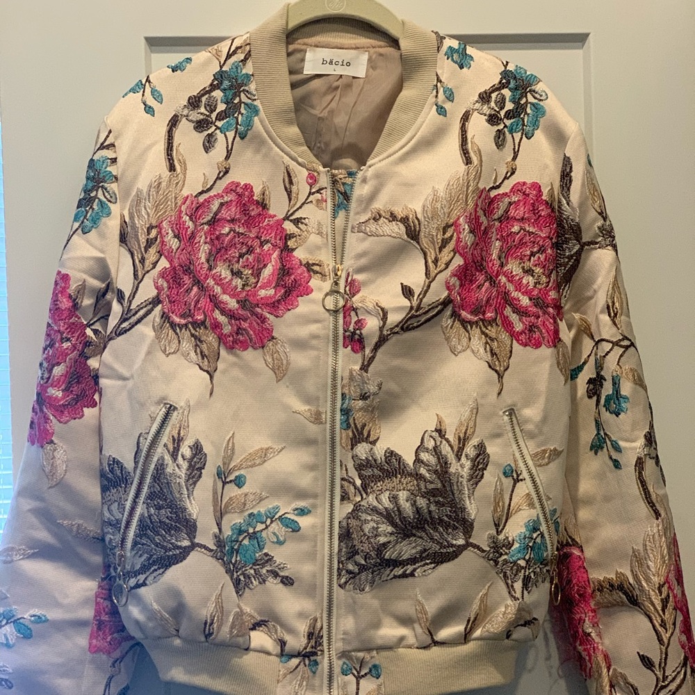Bacio - women’s bomber jacket 💐